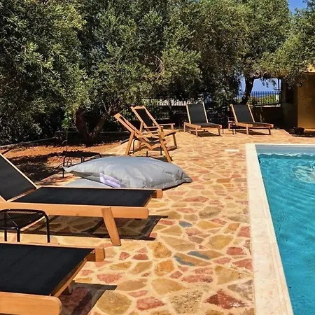 펜션 Wunderschoenes In Agios Stefanos *