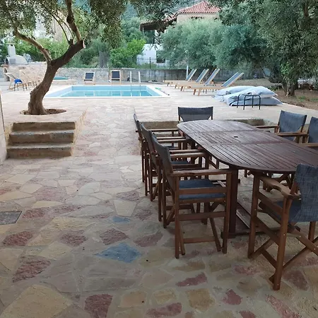 Wunderschoenes In Agios Stefanos * Foutia