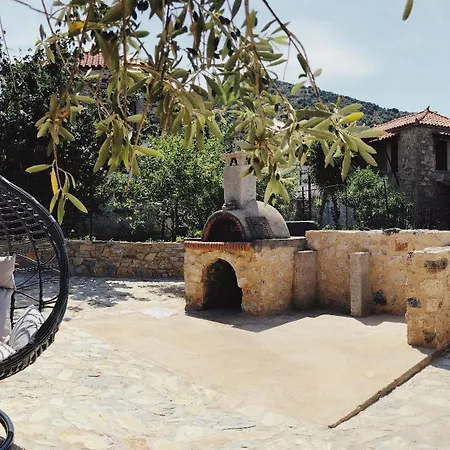 펜션 Wunderschoenes In Agios Stefanos Foutia